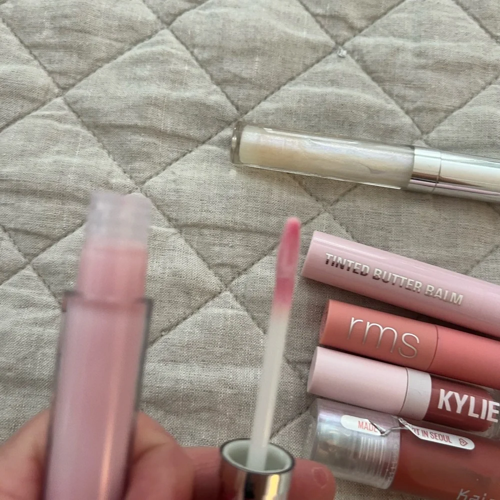 Assorted Pink & Nude Lip Balm and Gloss Set - Kaja, IT Cosmetics